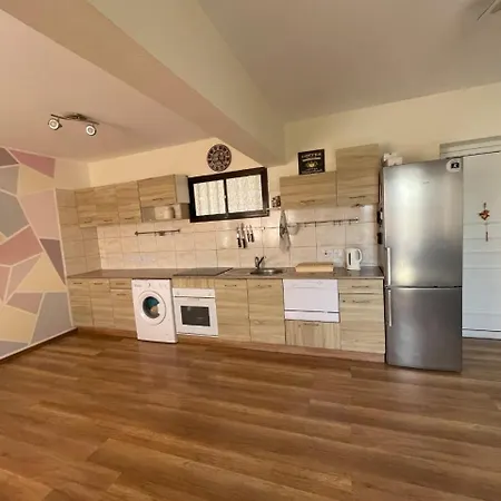 Διαμέρισμα 1bd Next To Dasudi *